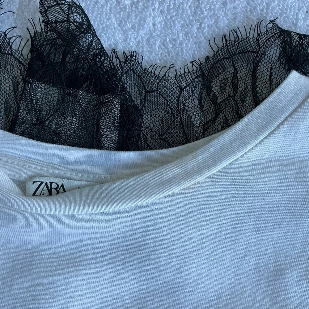 Zara White Short Sleeve Tee Sz M